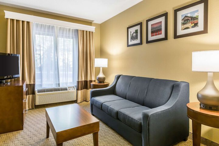 Room 10 of 28
