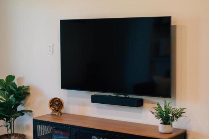 City View Retreat 2 BR 1 B