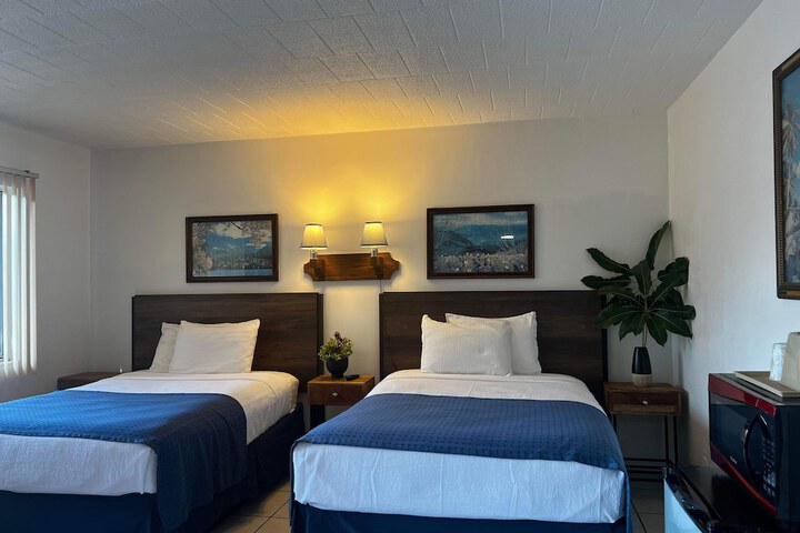 Room 14 of 16