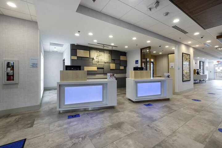 Hotel 7 of 35