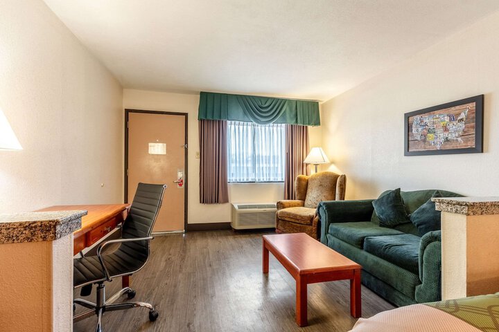 Room 15 of 41