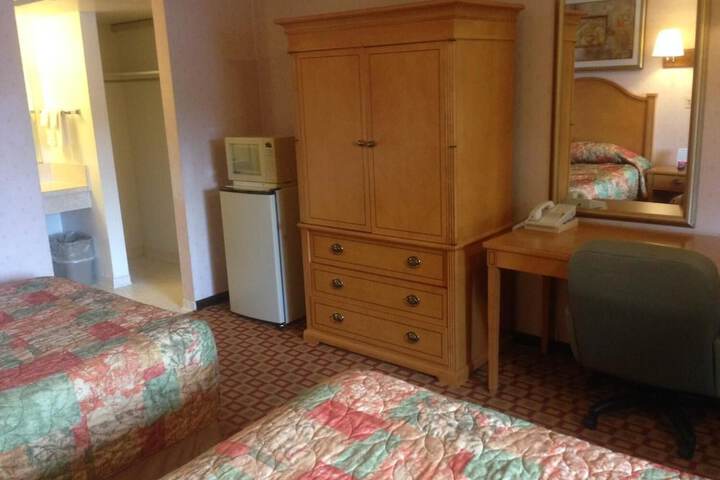 Room 12 of 33