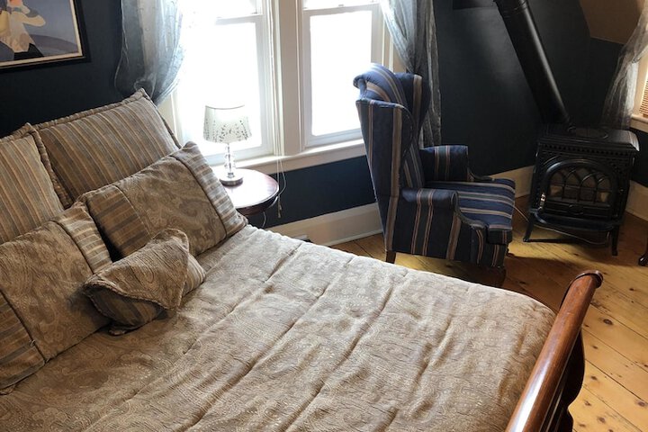 Room 32 of 50