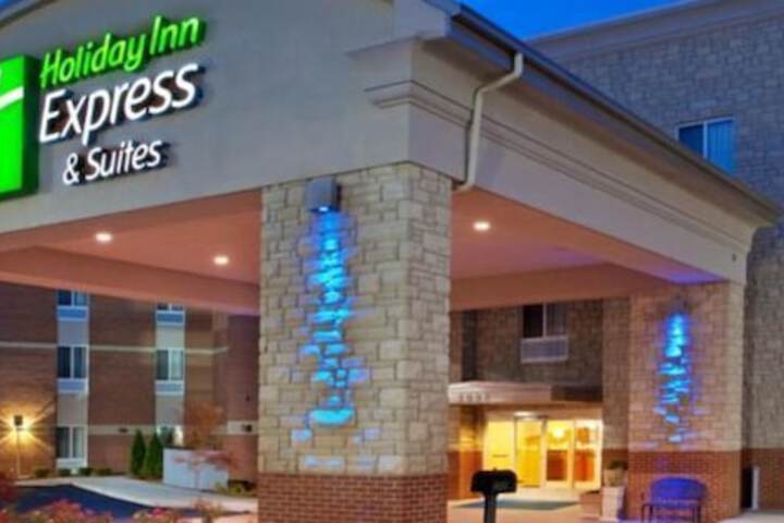 Holiday Inn Express Auburn Hills South by IHG