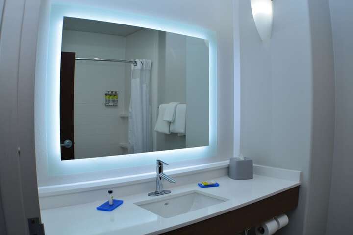 Room 10 of 42