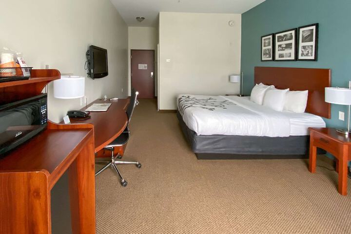Room 6 of 14
