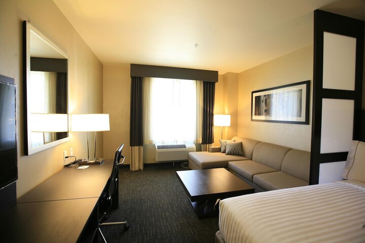 Room 30 of 51