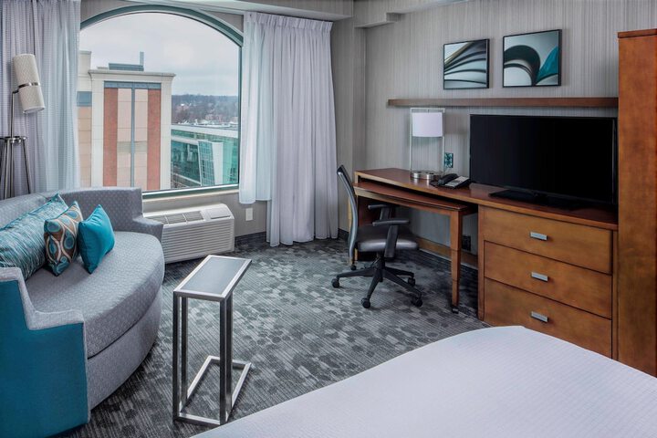 Room 11 of 40