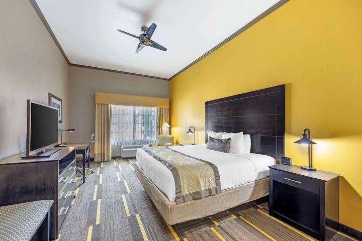 Best Western Plus Emerald Inn & Suites