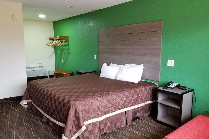 Room 5 of 21