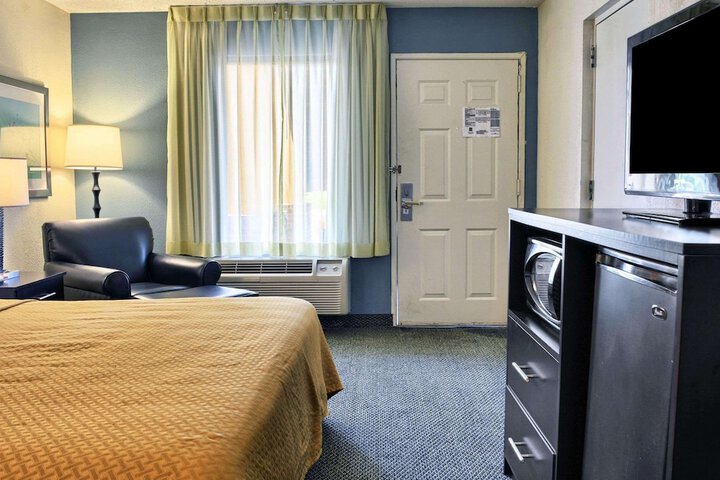 Room 20 of 37