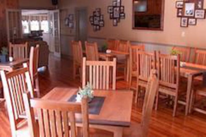 Mountaintop Lodge at Lake Naomi