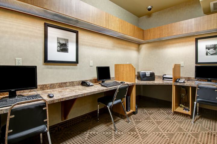 Business Center 40 of 40