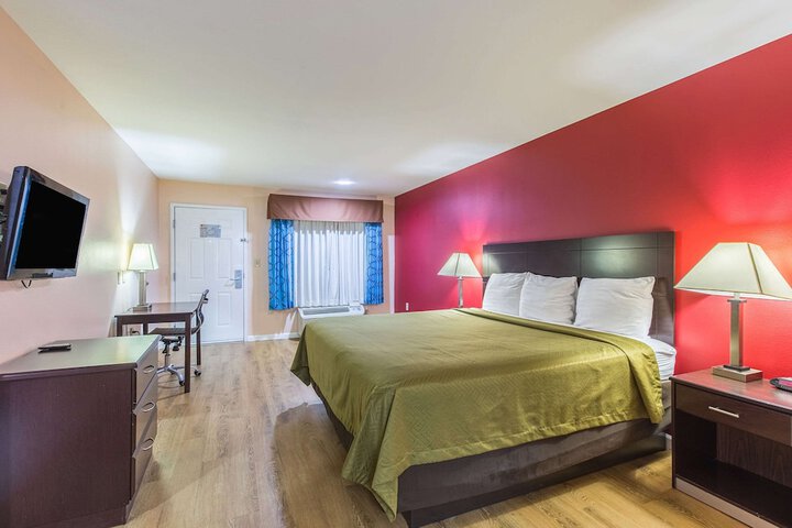 Room 15 of 24