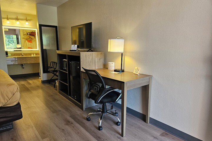 Room 53 of 69