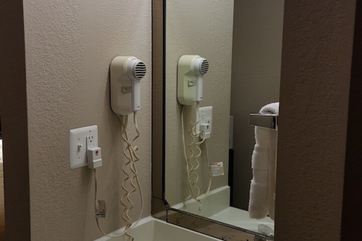 Room 25 of 33