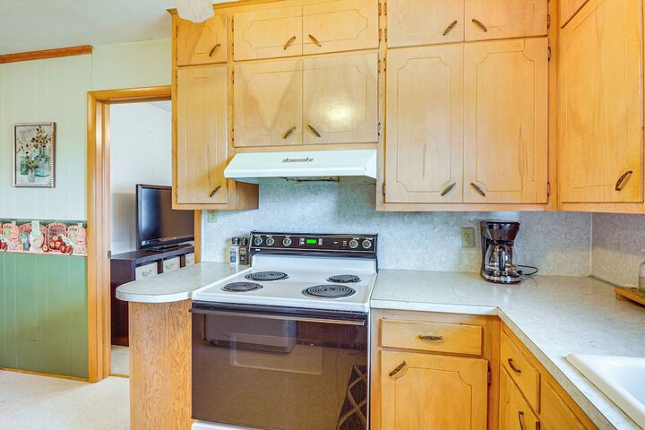 Walk to Restaurants: Stockton Home w / Game Room