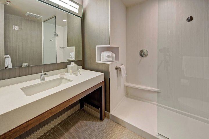 Room 14 of 27
