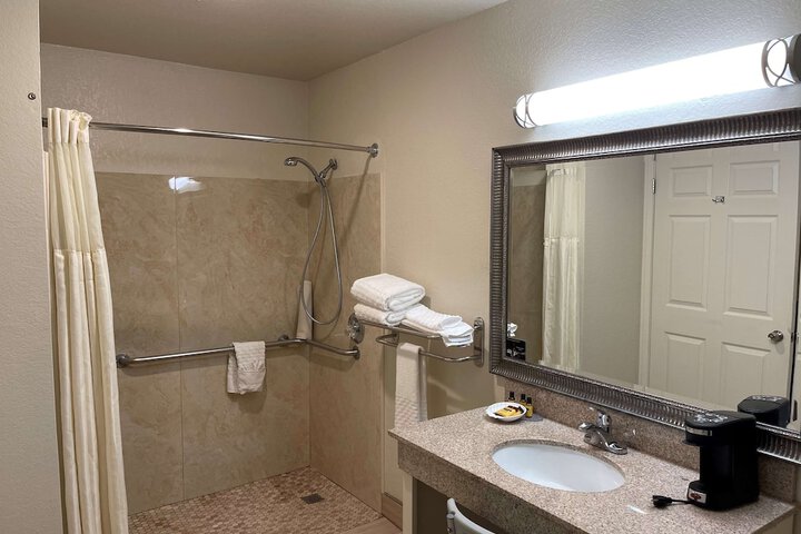 Room 9 of 22