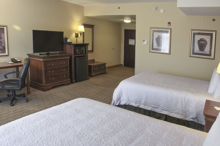 Hampton Inn & Suites Youngstown-Canfield