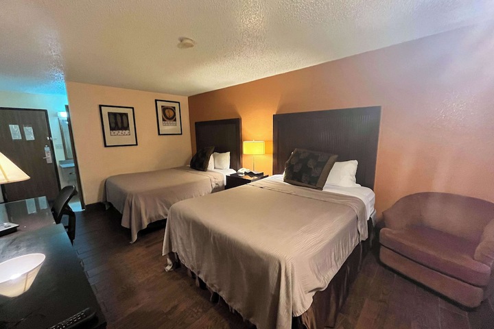 Room 18 of 32