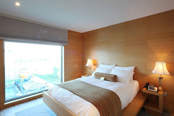 Room 30 of 60