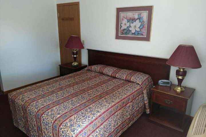 All Seasons Motel