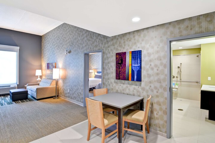 Room 10 of 39