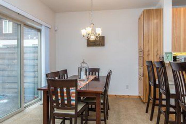Spacious and Bright near Kings Beach by RedAwning