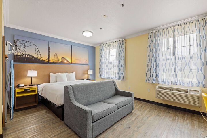 Room 44 of 68