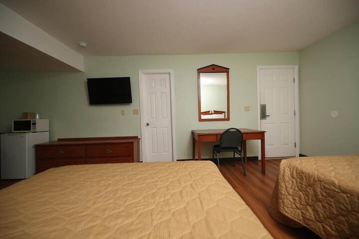 Room 17 of 28