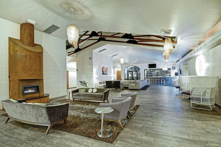 Hotel Interior 17 of 38