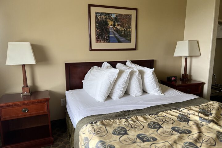 Room 17 of 60