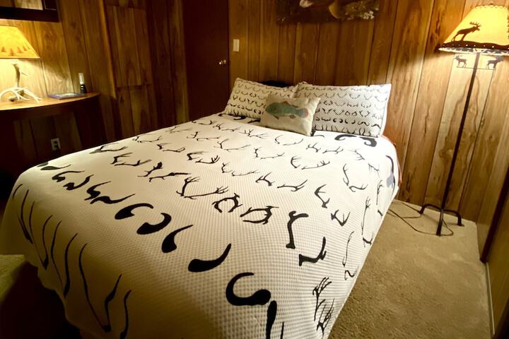 Room 44 of 80