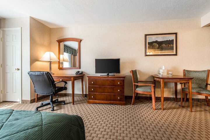 Room 33 of 47