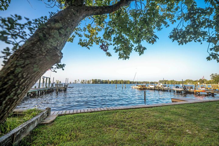 Waterfront Edenton Bay Cottage - Walk to Dtwn