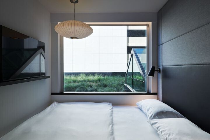 Room 25 of 43