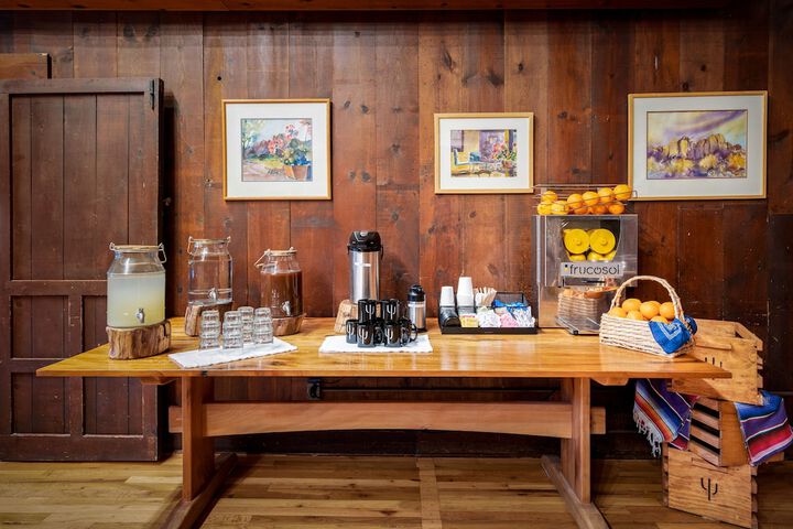 Breakfast/Coffee Service 44 of 64