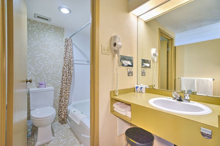 Room 15 of 52