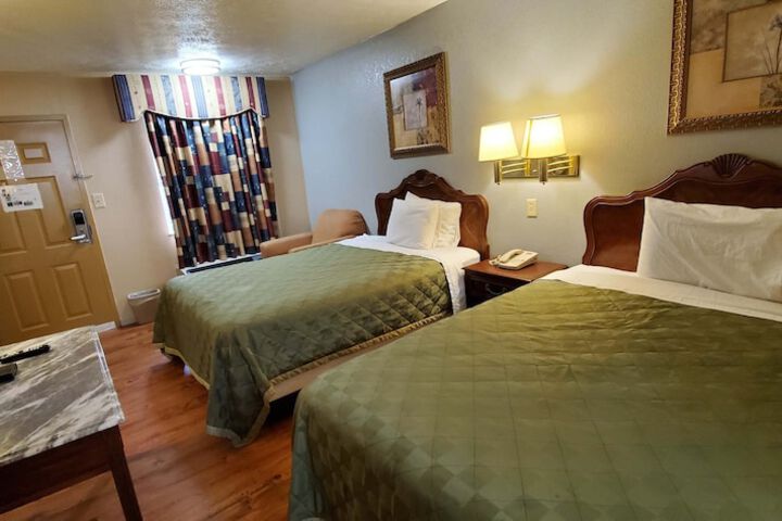 Room 14 of 25