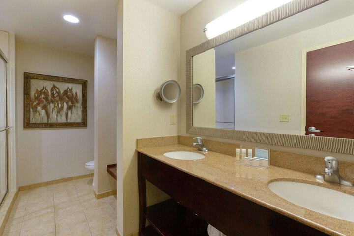 Room 25 of 36