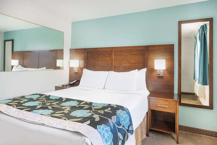 Room 32 of 74