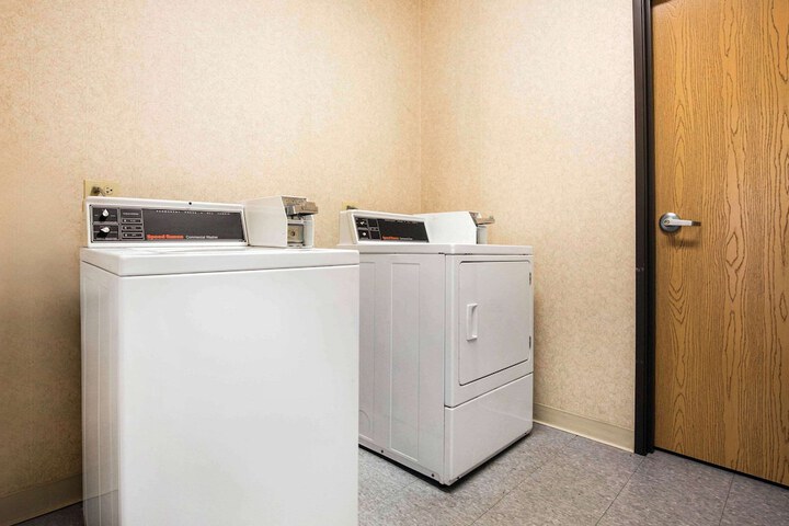 Quality Inn Monee I-57