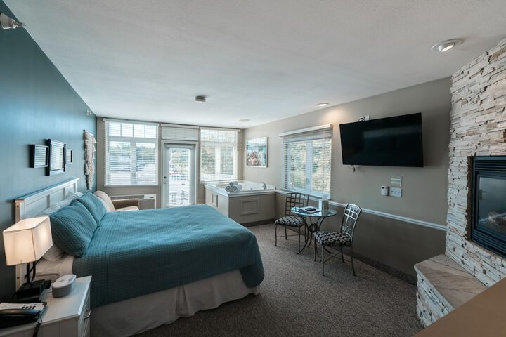 Room 44 of 102