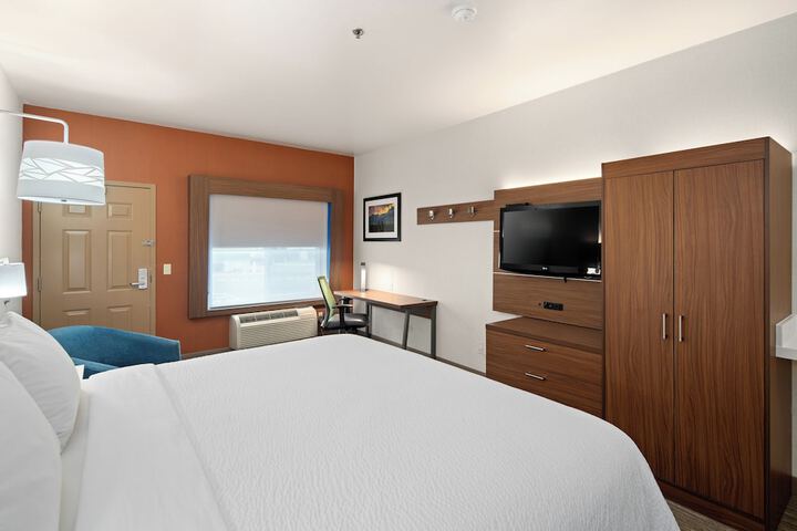 Holiday Inn Express & Suites Interstate 90 by IHG