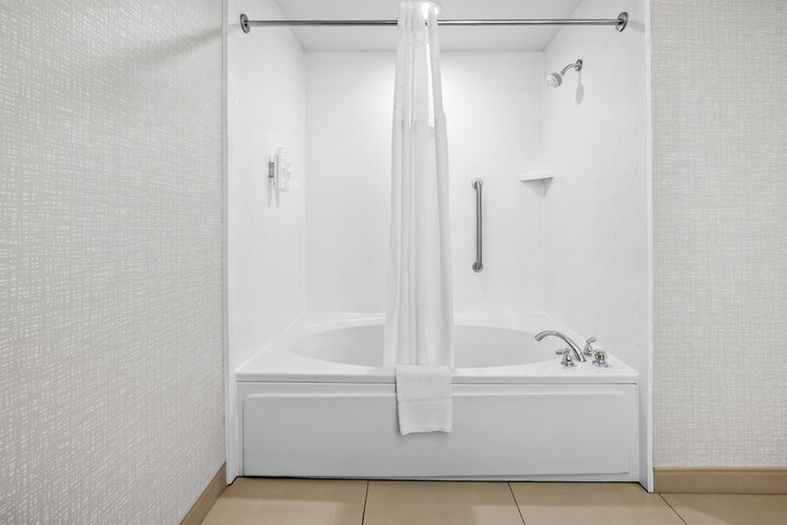 Hampton Inn Bloomington West