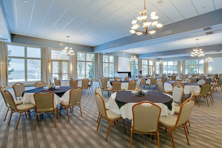 Ballroom/Hall 56 of 74