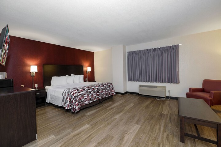 Room 27 of 38