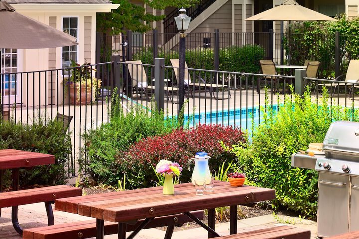 Sonesta Simply Suites Cleveland Airport