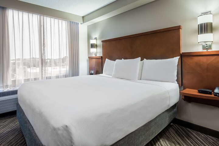 Hyatt Place Bentonville / Rogers
